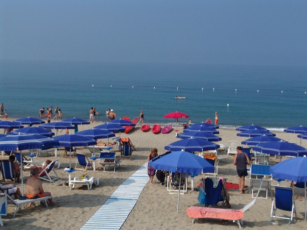 Imagen de los exteriores del Hotel Villaggio Turistico Elea. Foto 4