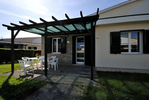 Imagen de la habitación del Hotel Villaggio Turistico La Cecinella. Foto 5