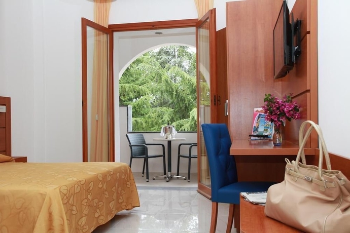 Imagen de la habitación del Hotel Villaggio Turistico La Mantinera. Foto 6