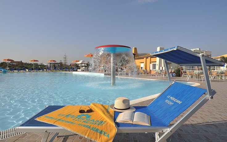 Imagen de la piscina del Hotel Villaggio Turistico Le Meridiane. Foto 18