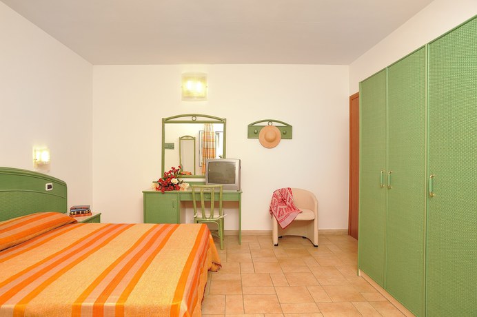 Imagen de la habitación del Hotel Villaggio Turistico Le Meridiane. Foto 7