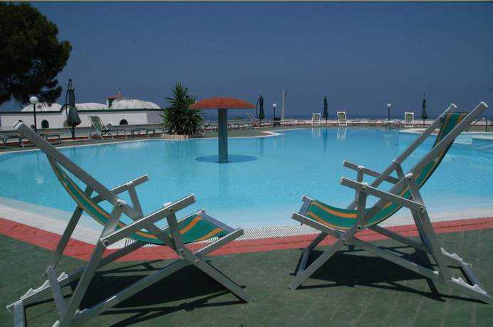 Imagen de la piscina del Hotel Villaggio Turistico Valle Scinni, Peschici. Foto 17