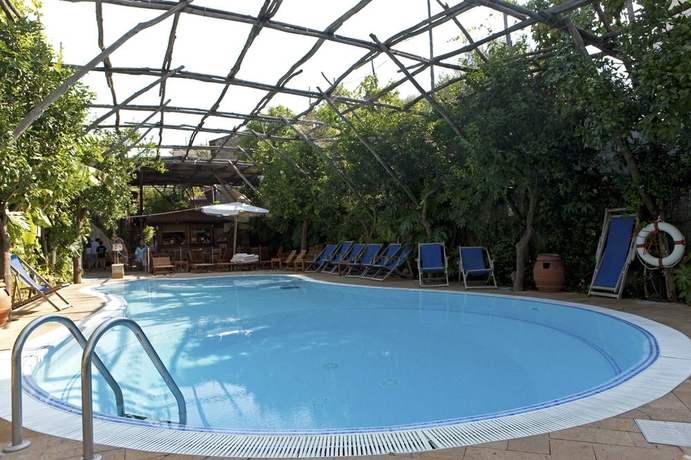 Imagen de la piscina del Hotel Villaggio Verde. Foto 12