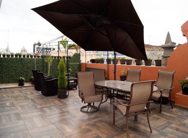 Imagen de los exteriores del Hotel Villahernan. Foto 8
