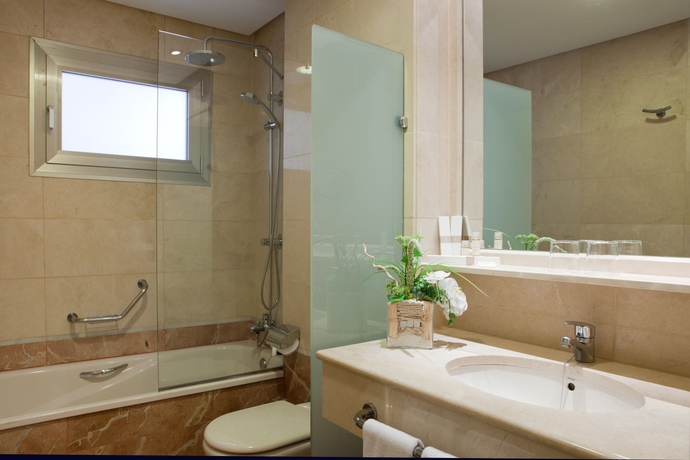 Imagen de la habitación del Hotel Villamadrid. Foto 11