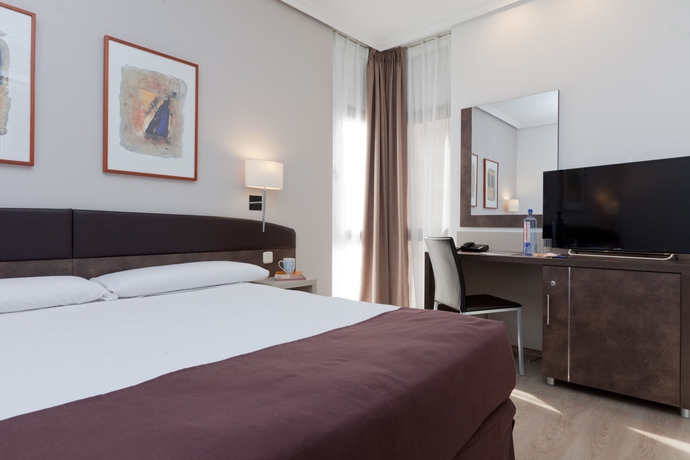 Imagen de la habitación del Hotel Villamadrid. Foto 14