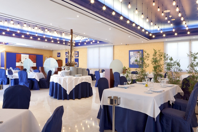 Imagen del bar/restaurante del Hotel Villamadrid. Foto 9