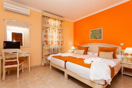 Imagen de la habitación del Hotel Villamar. Foto 6