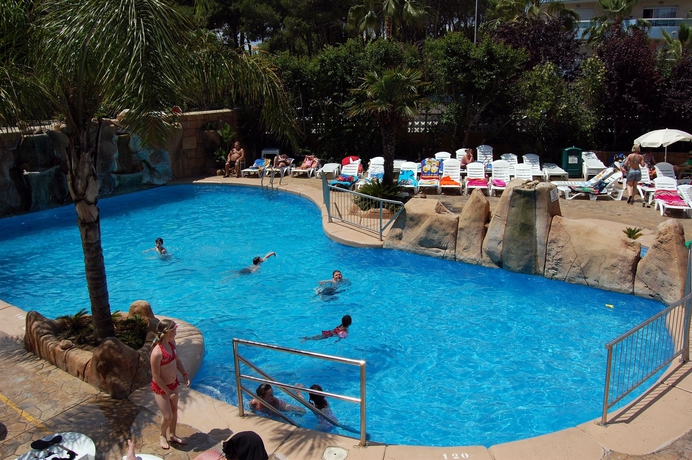 Imagen de la piscina del Hotel Villamarina Club. Foto 12