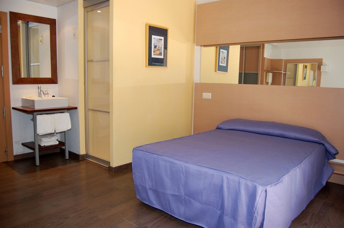 Imagen de la habitación del Hotel Villamarina Club. Foto 5