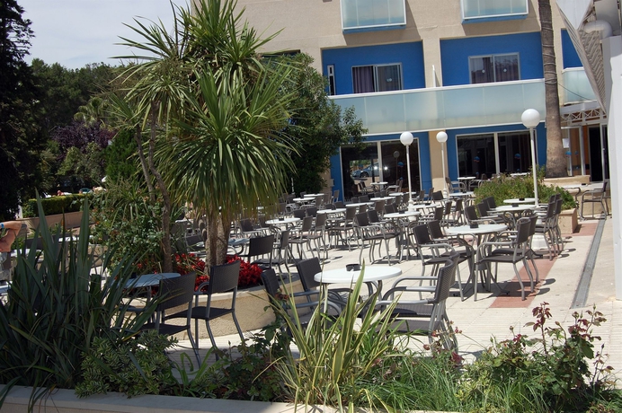 Imagen de los exteriores del Hotel Villamarina Club. Foto 9