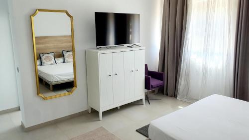 Imagen de la habitación del Hotel Villamartin GHB. Foto 15