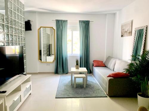 Imagen de la habitación del Hotel Villamartin GHB. Foto 17