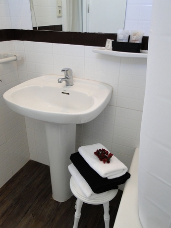 Imagen de la habitación del Hotel Villamor. Foto 3