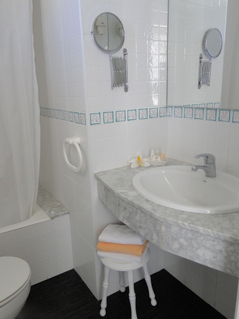 Imagen de la habitación del Hotel Villamor. Foto 4