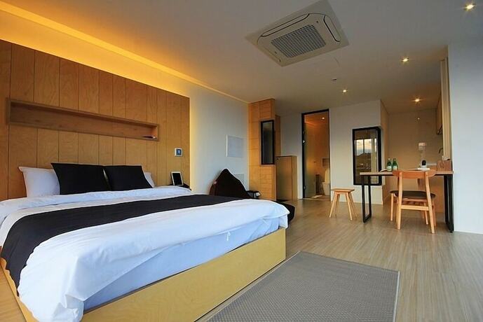Imagen de la habitación del Hotel Villanoi Jeju. Foto 16