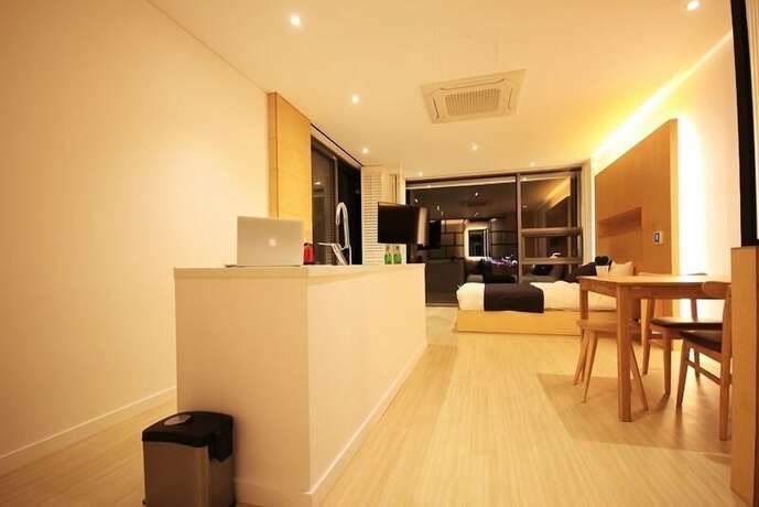 Imagen de la habitación del Hotel Villanoi Jeju. Foto 33