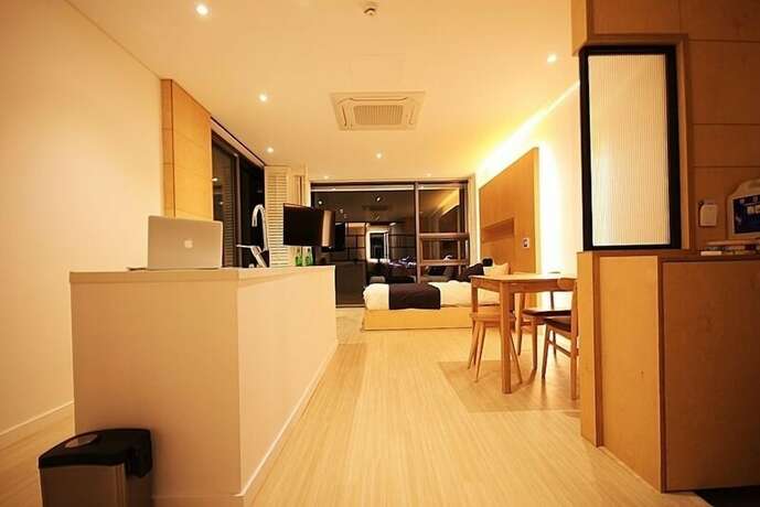 Imagen de la habitación del Hotel Villanoi Jeju. Foto 39