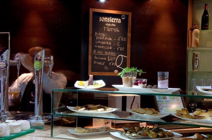 Imagen del bar/restaurante del Hotel Villanueva, Comarca del Deza - Lalín. Foto 10