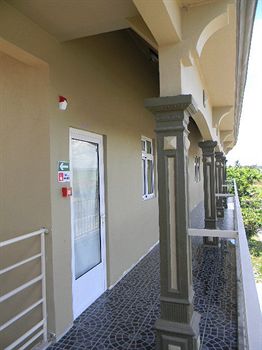 Imagen de los exteriores del Hotel Villaosoleil Apartments. Foto 5