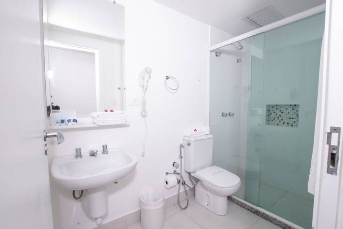 Imagen de la habitación del Hotel Villareal Praia Caieiras. Foto 10