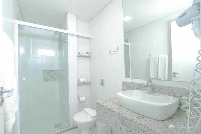 Imagen de la habitación del Hotel Villareal Praia Caieiras. Foto 12