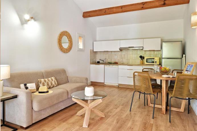 Imagen de la habitación del Hotel Villas Abbartello. Foto 6