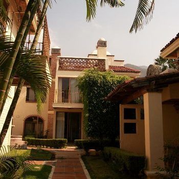 Imagen de los exteriores del Hotel Villas Ajijic. Foto 12