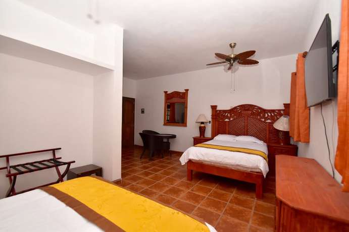Imagen de la habitación del Hotel Villas Amalia. Foto 6