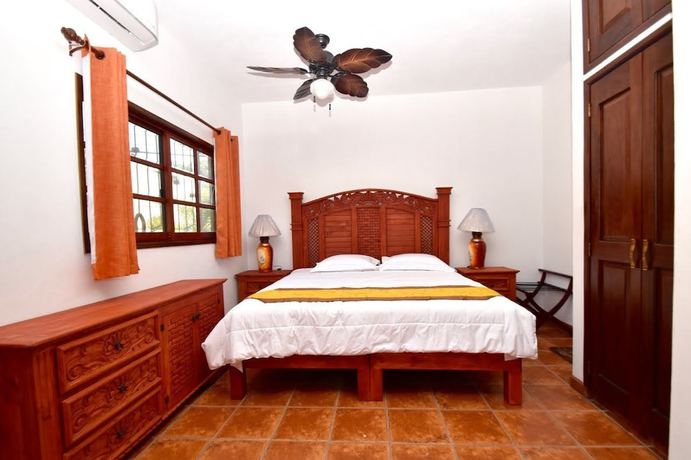 Imagen de la habitación del Hotel Villas Amalia. Foto 7