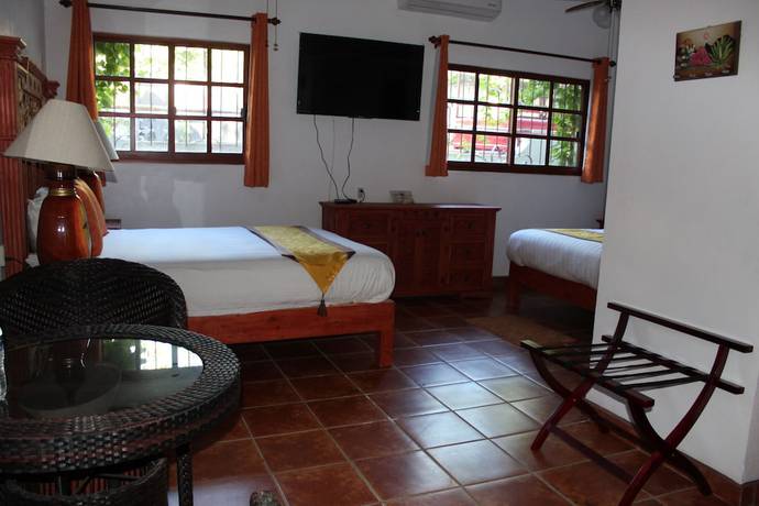 Imagen de la habitación del Hotel Villas Amalia. Foto 12