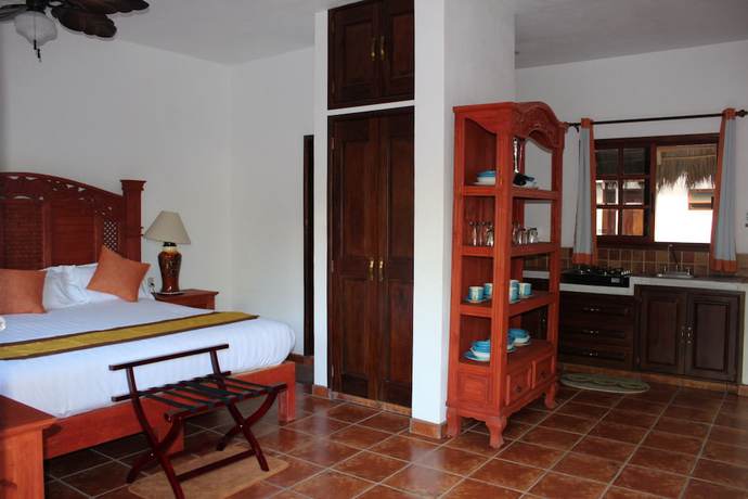 Imagen de la habitación del Hotel Villas Amalia. Foto 15