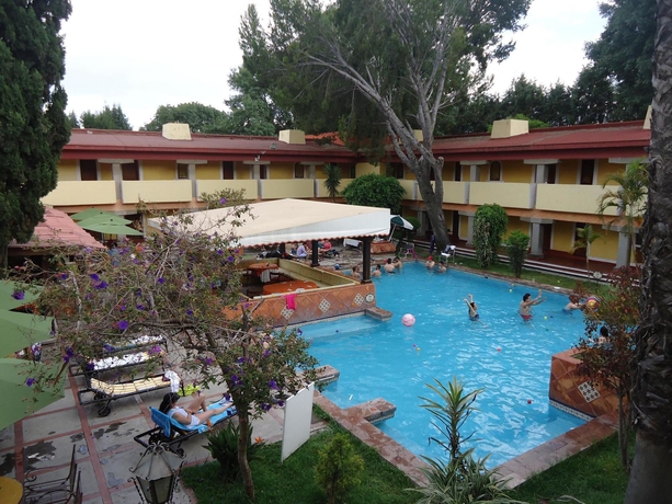 Imagen de la piscina del Hotel Villas Arqueol&oacute;gicas Cholula. Foto 16