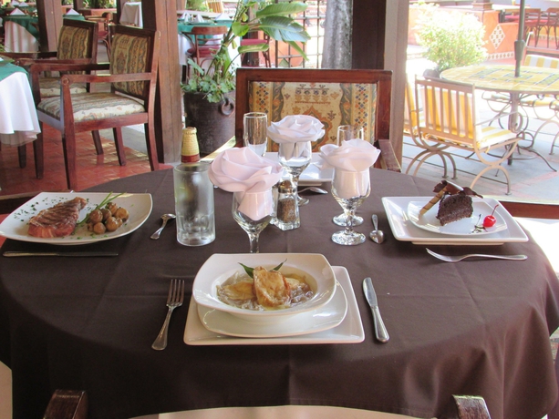 Imagen del bar/restaurante del Hotel Villas Arqueol&oacute;gicas Cholula. Foto 5