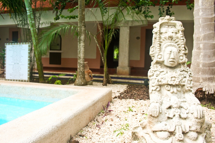 Imagen de la piscina del Hotel Villas Arqueologicas Chichen Itza. Foto 13