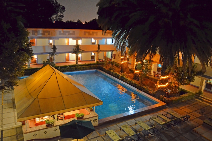 Imagen de la piscina del Hotel Villas Arqueologicas Teotihuacan. Foto 11