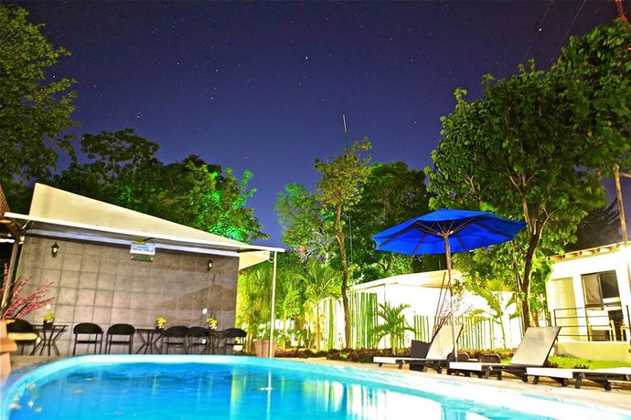 Imagen de la piscina del Hotel Villas Bamb&uacute; By Isa. Foto 15