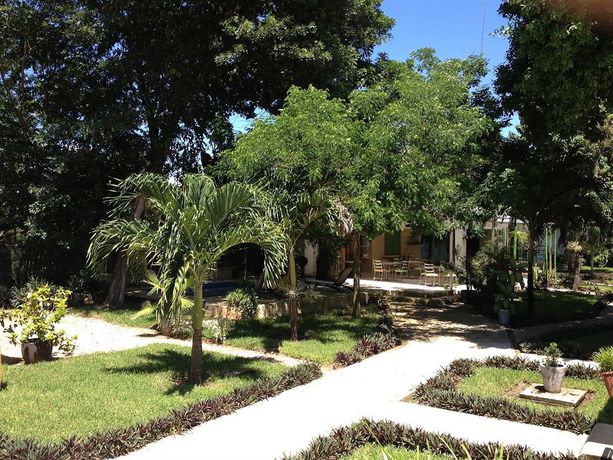 Imagen de la piscina del Hotel Villas Bamb&uacute; By Isa. Foto 16