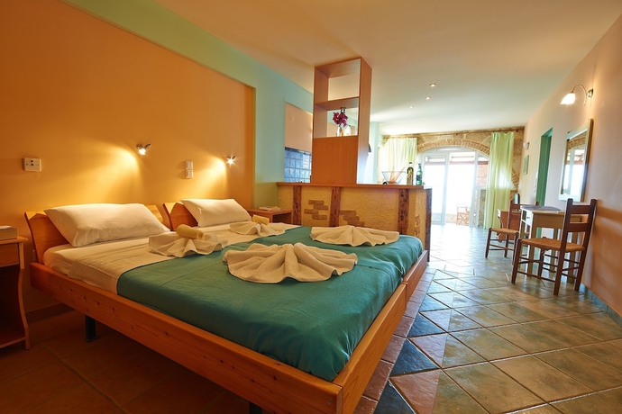 Imagen de la habitación del Hotel Villas Cavo Marathia. Foto 4