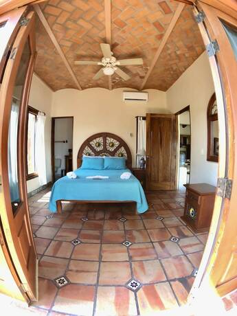 Imagen de la habitación del Hotel Villas Chulavista. Foto 20