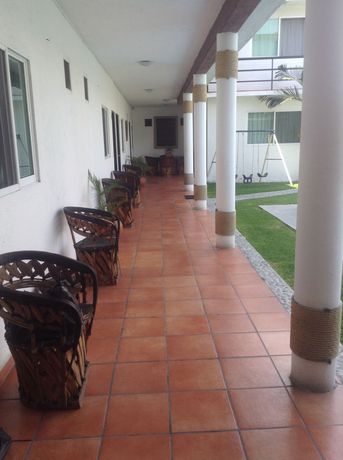 Imagen de la piscina del Hotel Villas Cuernavaca. Foto 14