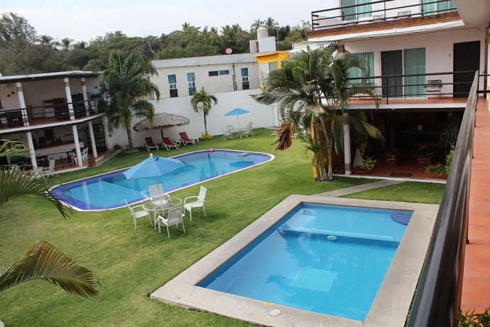 Imagen de la piscina del Hotel Villas Cuernavaca. Foto 16