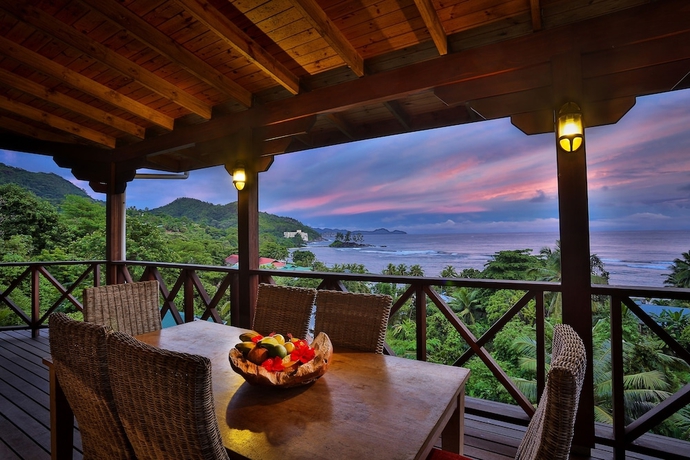 Imagen de los exteriores del Hotel Villas De Jardin. Foto 15