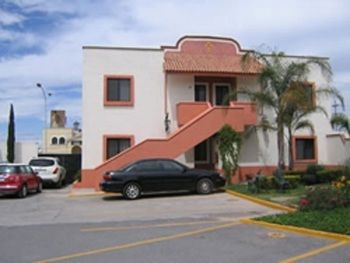 Imagen de los interiores del Hotel Villas Del Portal. Foto 8