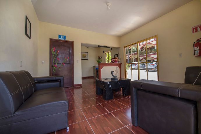 Imagen de los interiores del Hotel Villas Del Sol. Foto 17