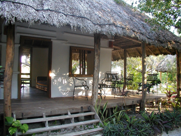 Imagen de los exteriores del Hotel Villas Delfines. Foto 5