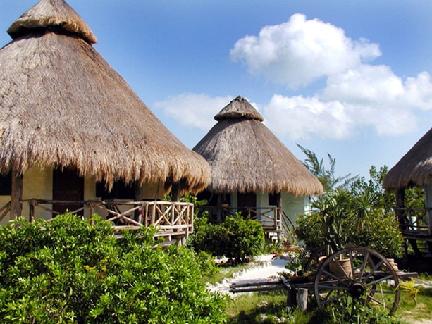 Imagen de los exteriores del Hotel Villas Delfines. Foto 7