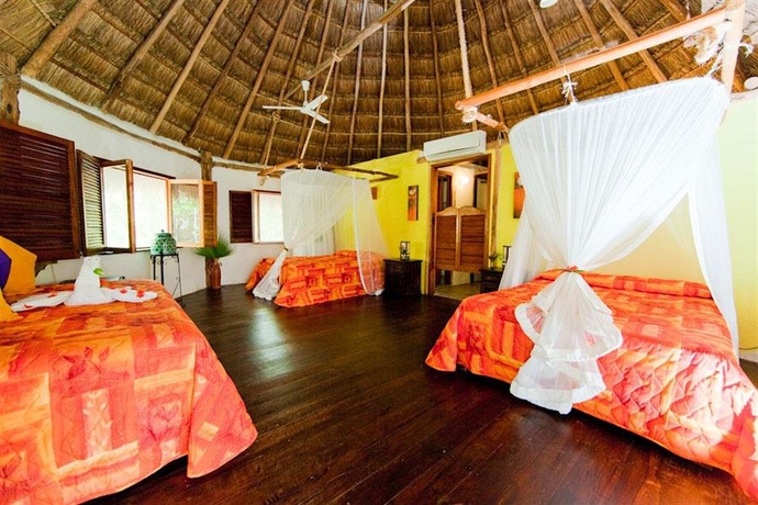 Imagen de la habitación del Hotel Villas Delfines. Foto 4