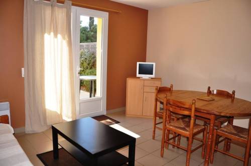 Imagen de la habitación del Hotel Villas Des Pins. Foto 3