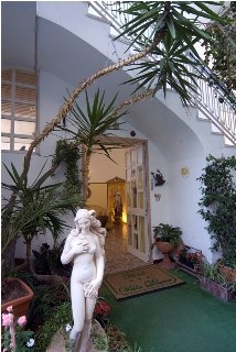 Imagen de los exteriores del Hotel Villas Diana. Foto 11